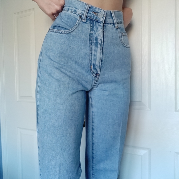 VINTAGE CALVIN KLEIN HIGH WAIST MOM JEANS - Picture 4 of 8